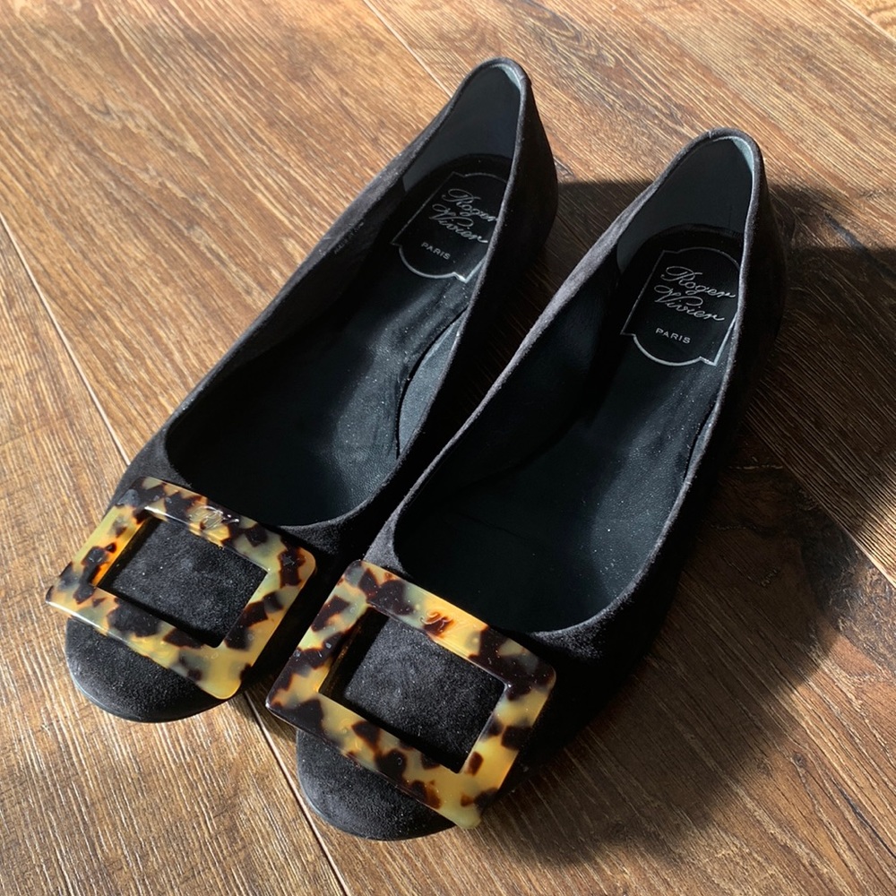 Roger Vivier Grommette suede flats